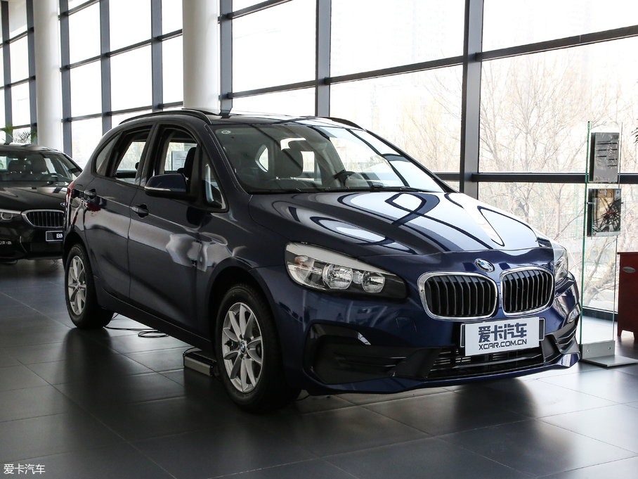 2018R2ϵ܇ 218i r