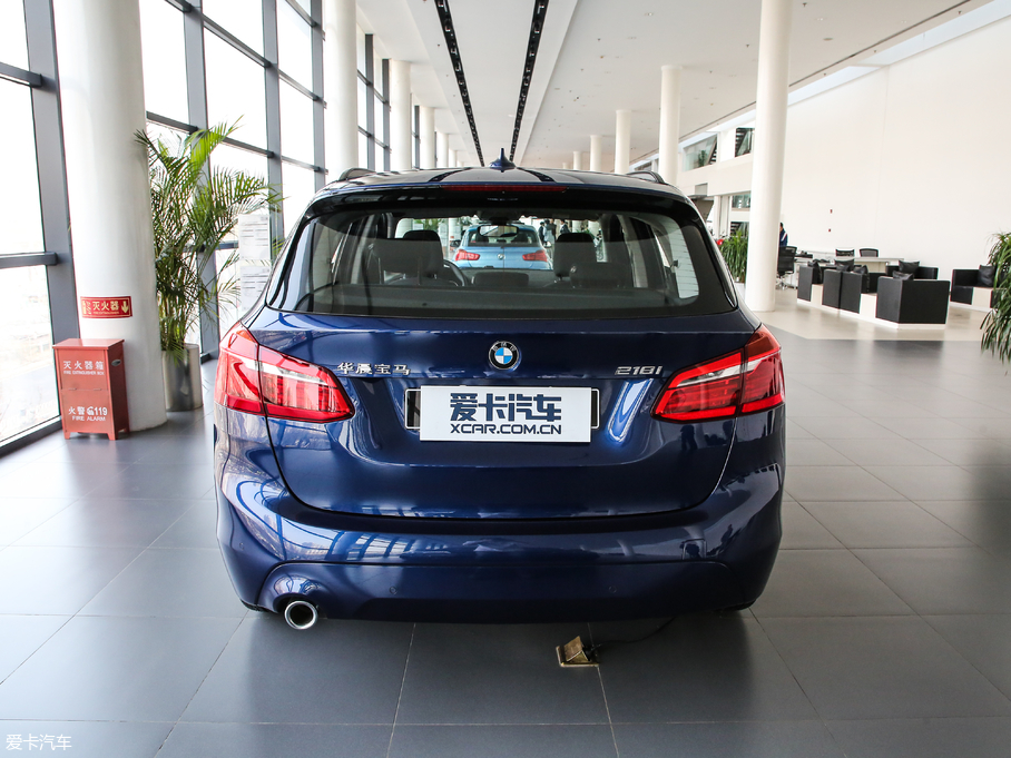 2018R2ϵ܇ 218i r