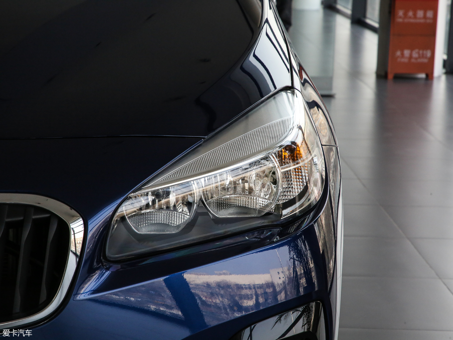 2018R2ϵ܇ 218i r