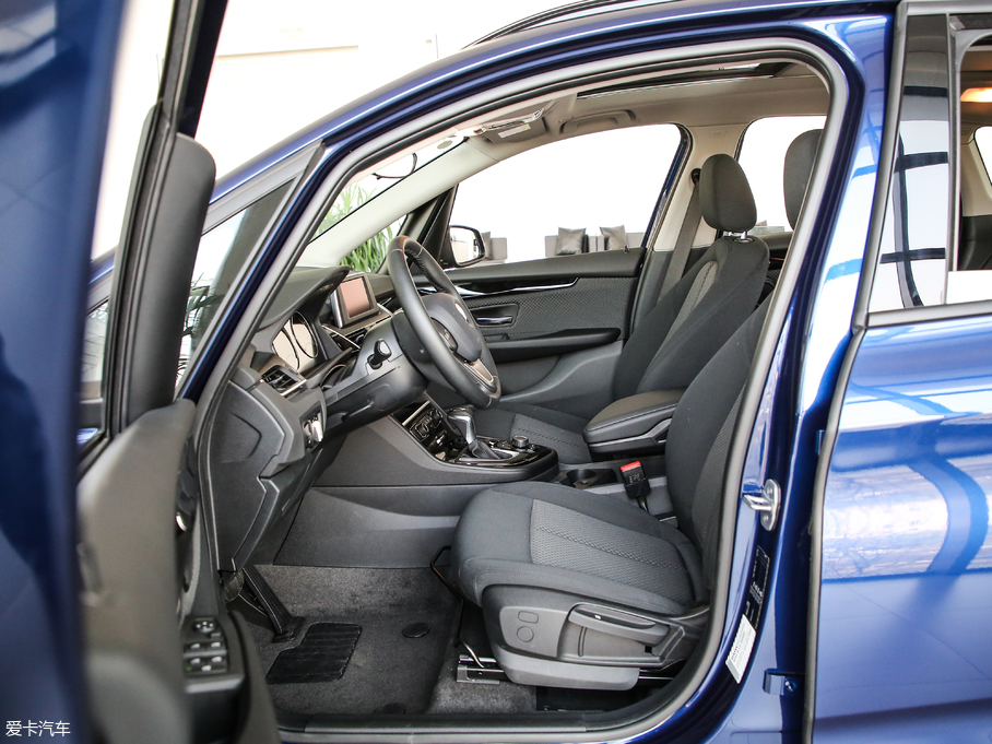 2018R2ϵ܇ 218i r(sh)