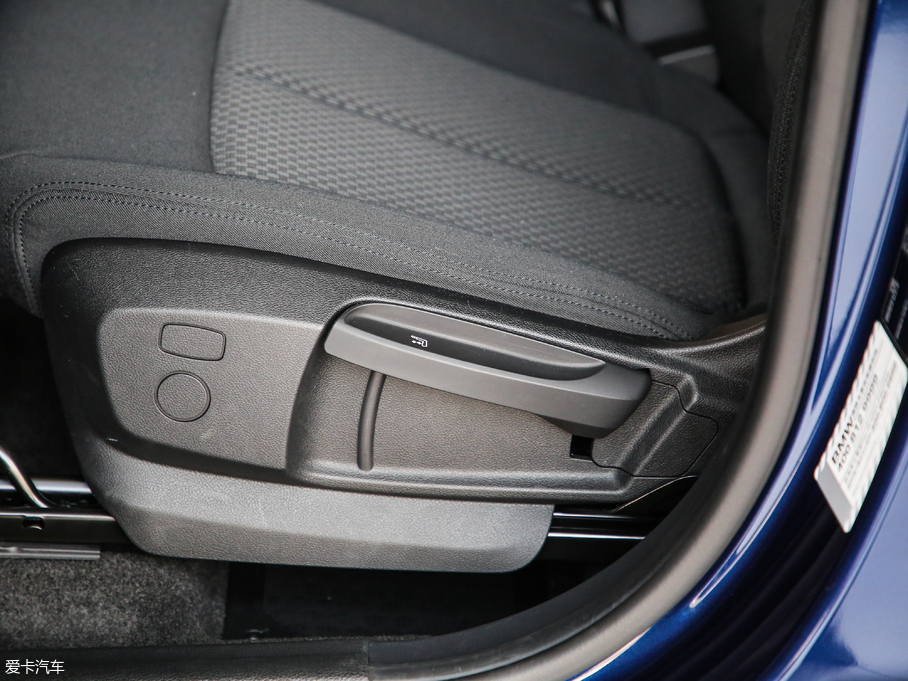 2018R2ϵ܇ 218i r