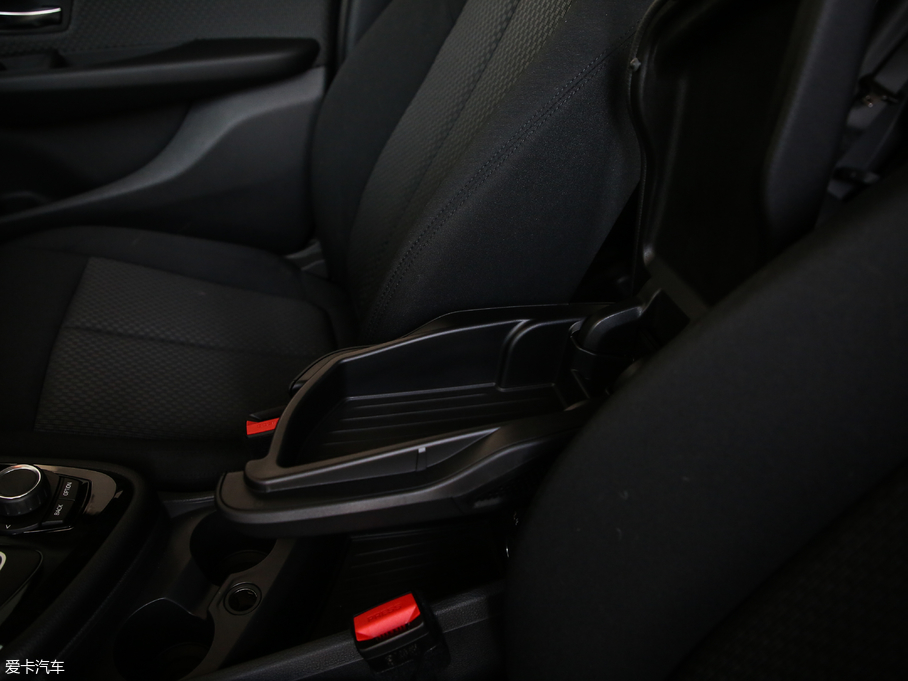 2018R2ϵ܇ 218i r