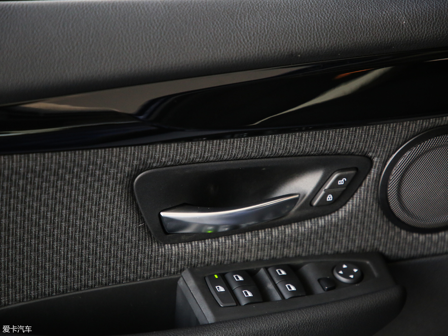 2018R2ϵ܇ 218i r