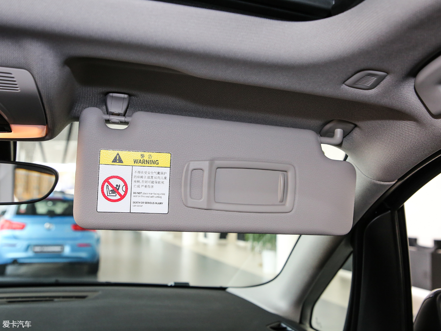 2018R2ϵ܇ 218i r