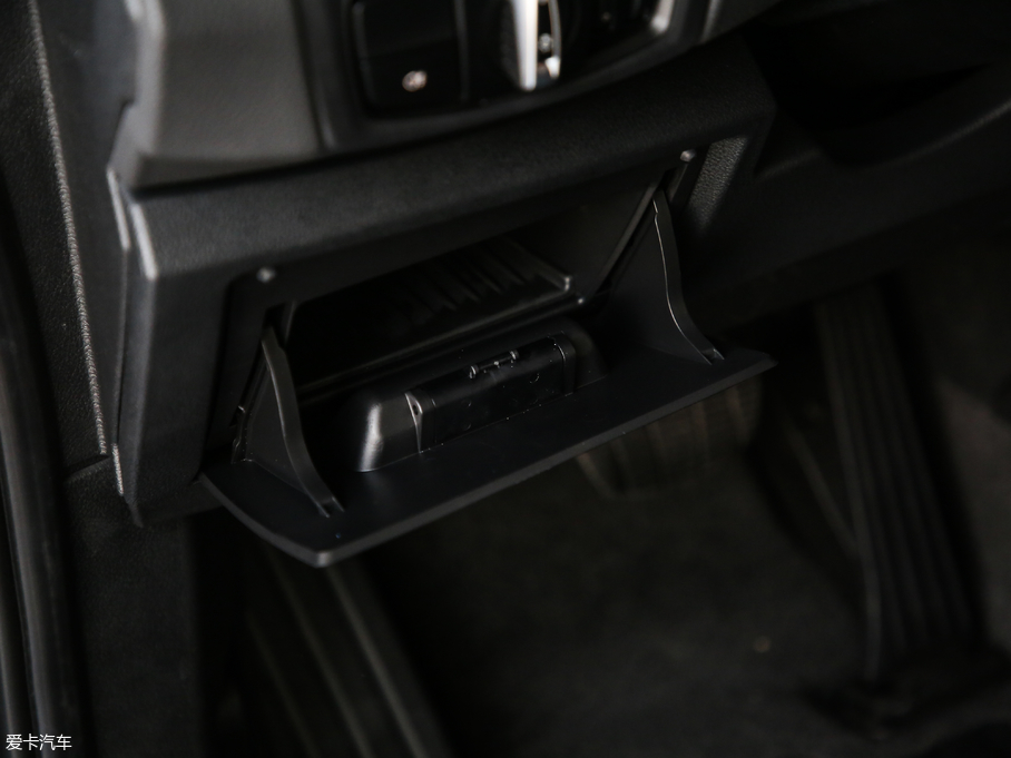 2018��R2ϵ����܇ 218i �r����