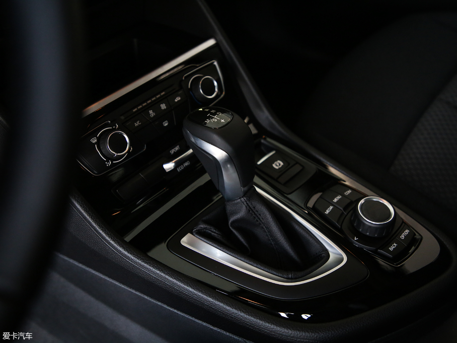 2018R2ϵ܇ 218i r