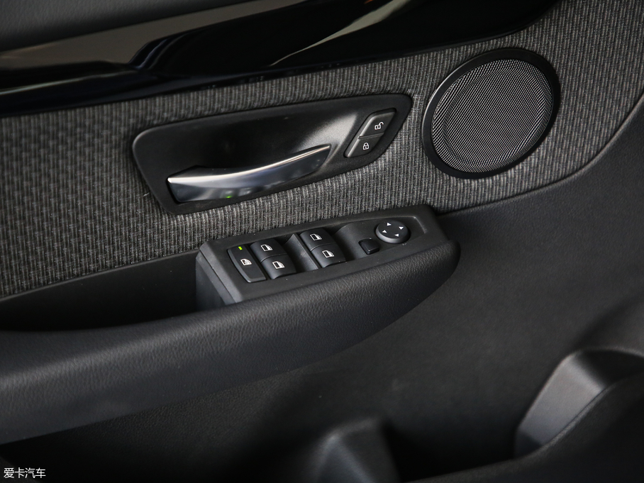 2018R2ϵ܇ 218i r(sh)