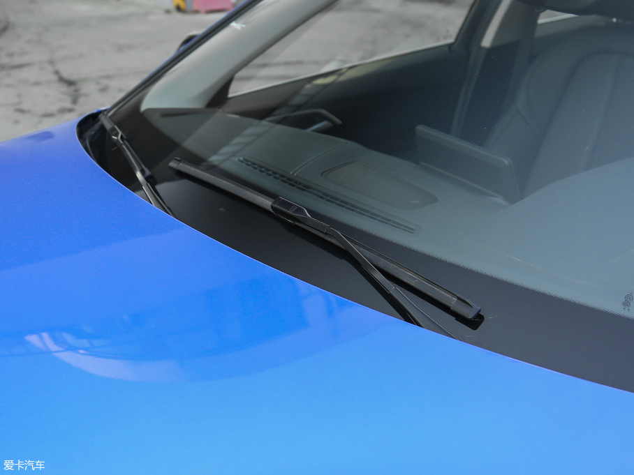 2018R1ϵ 118i OӋb