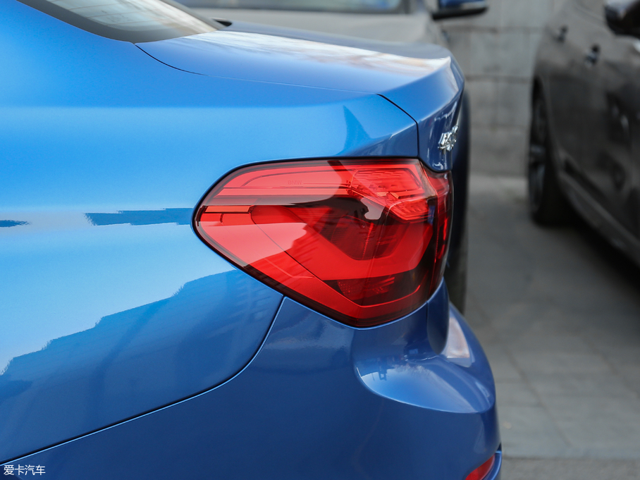 2018R1ϵ 118i OӋb