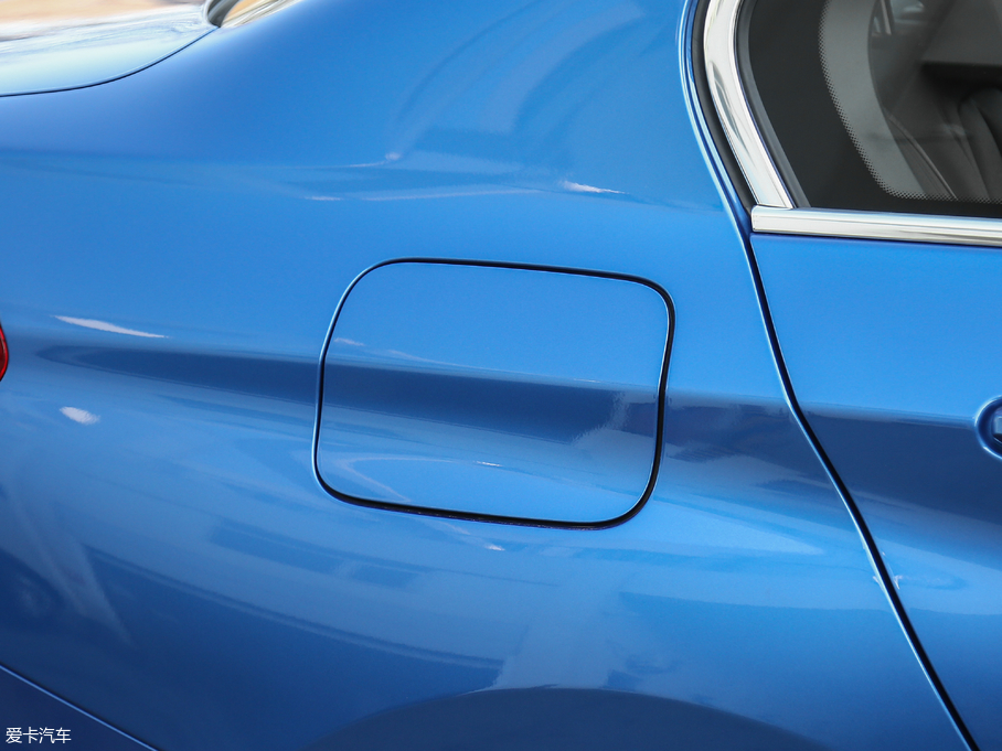 2018R1ϵ 118i OӋb