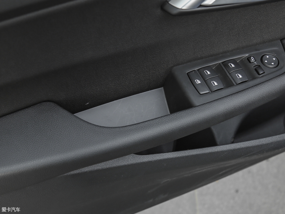 2018R1ϵ 118i OӋb