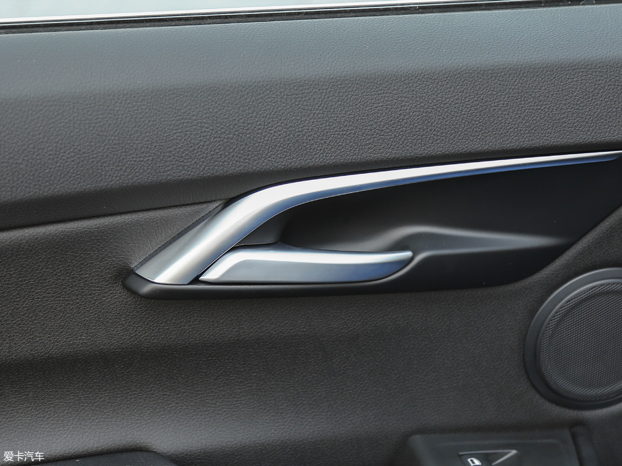 2018R1ϵ 118i OӋb