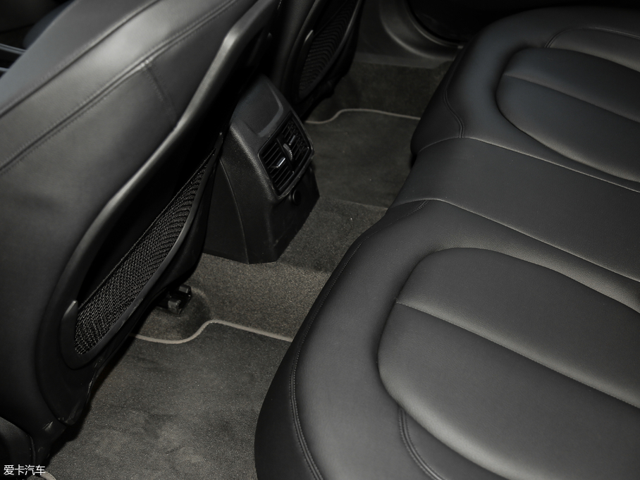 2018R1ϵ 118i OӋb