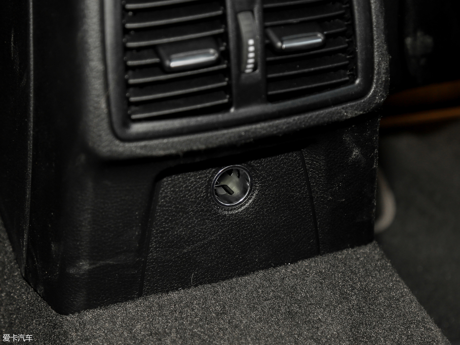 2018R1ϵ 118i OӋb