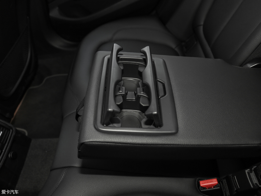 2018R1ϵ 118i OӋb