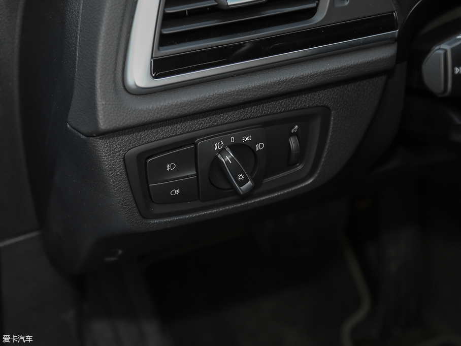 2018R1ϵ 118i OӋb