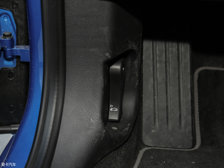 2018R1ϵ 118i OӋb