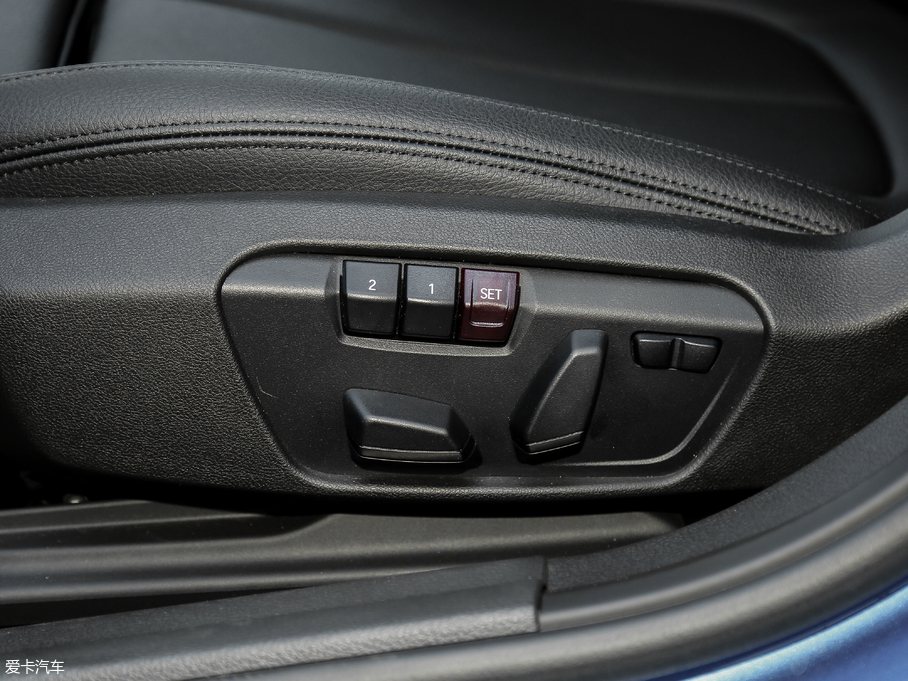 2018R1ϵ 118i OӋb