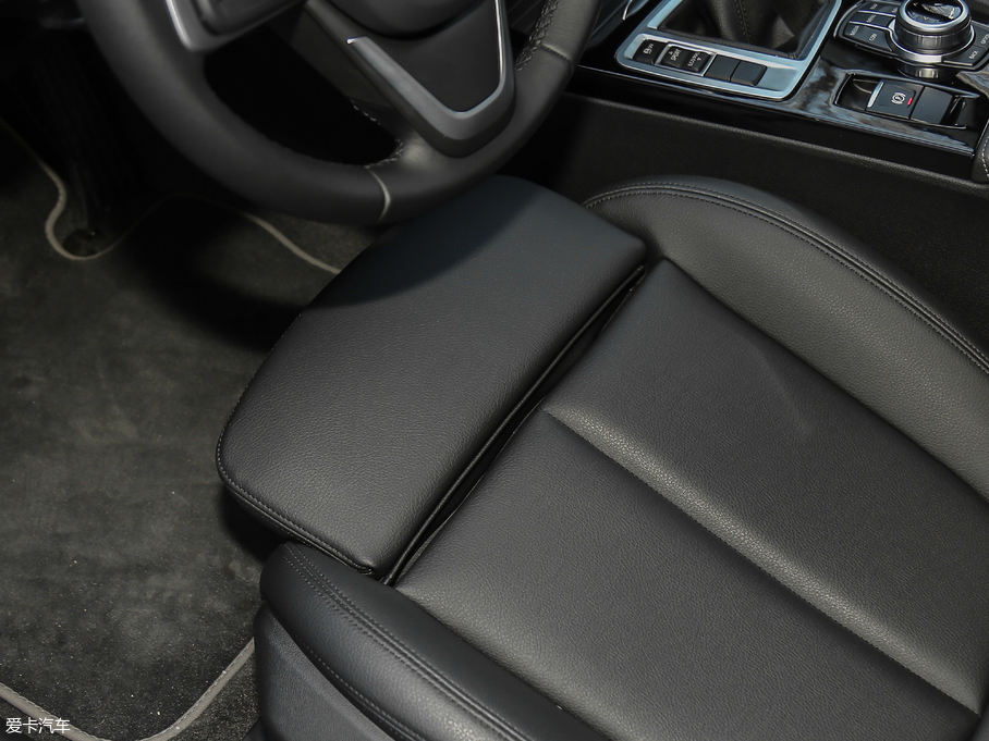 2018R1ϵ 118i OӋb