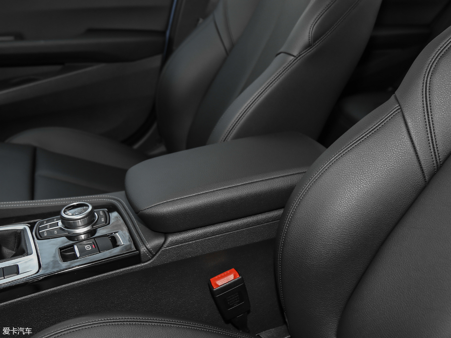 2018R1ϵ 118i OӋb