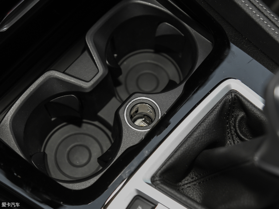 2018R1ϵ 118i OӋb