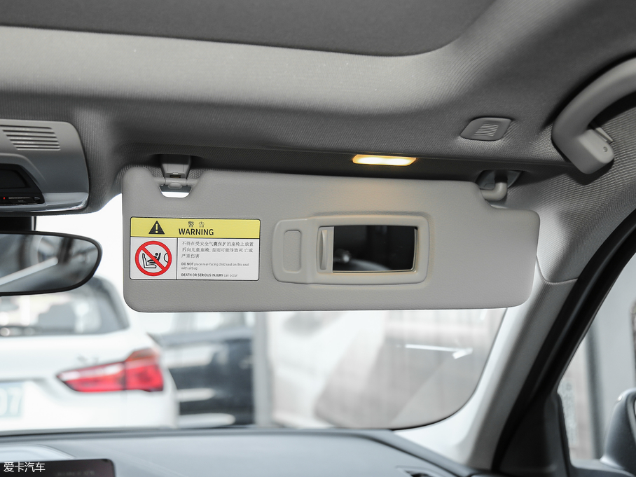 2018R1ϵ 118i OӋb