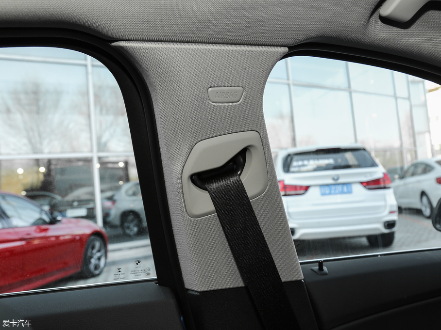 2018R1ϵ 118i OӋb