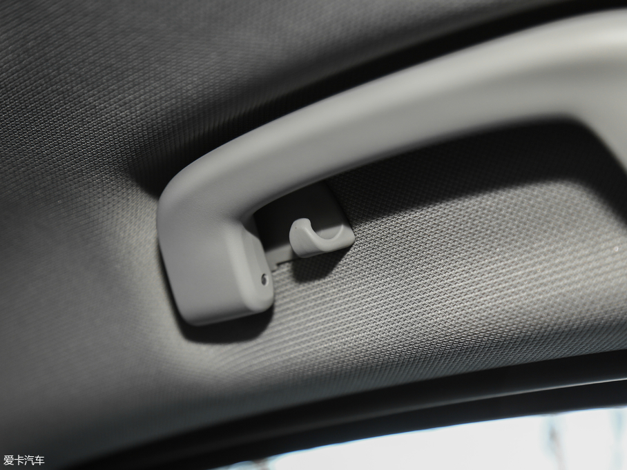 2018R1ϵ 118i OӋb