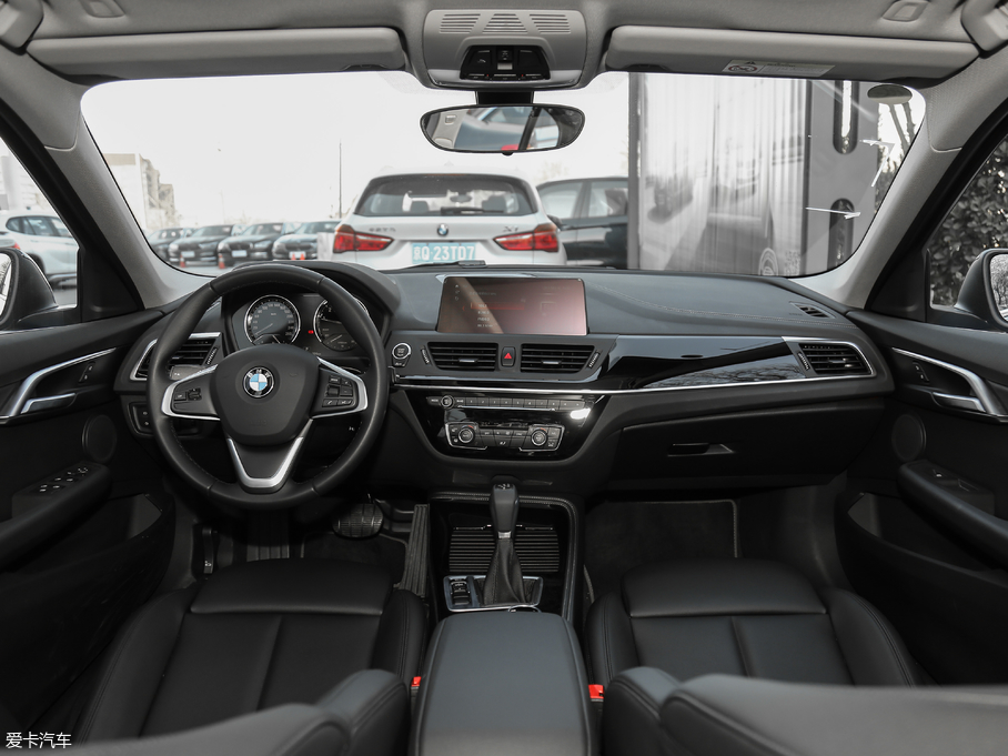 2018R1ϵ 118i OӋb