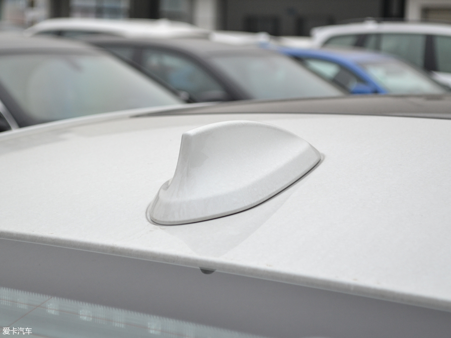 2018R1ϵ 118i OӋb