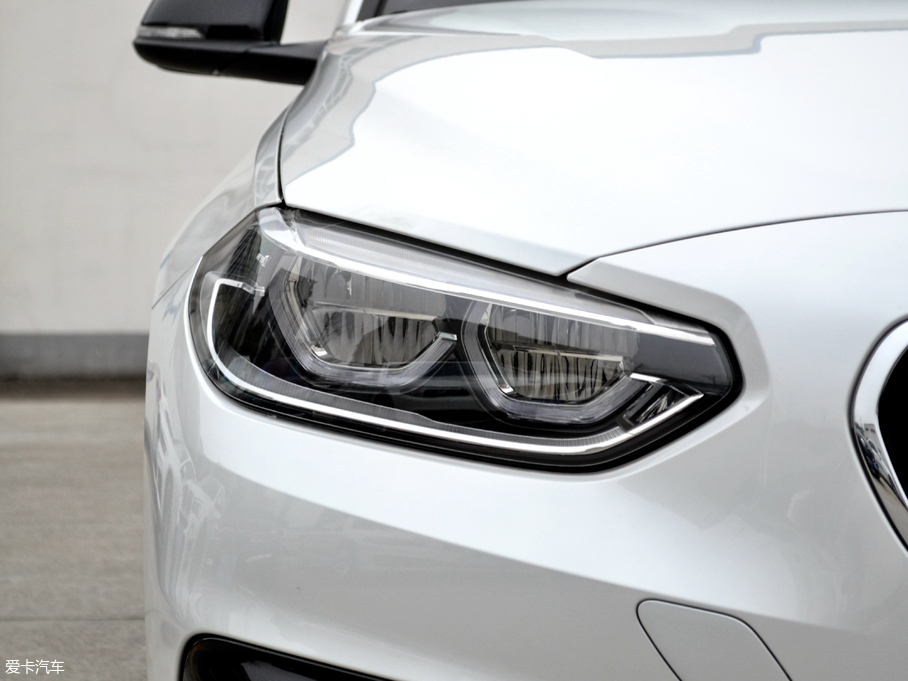 2018R1ϵ 118i OӋb