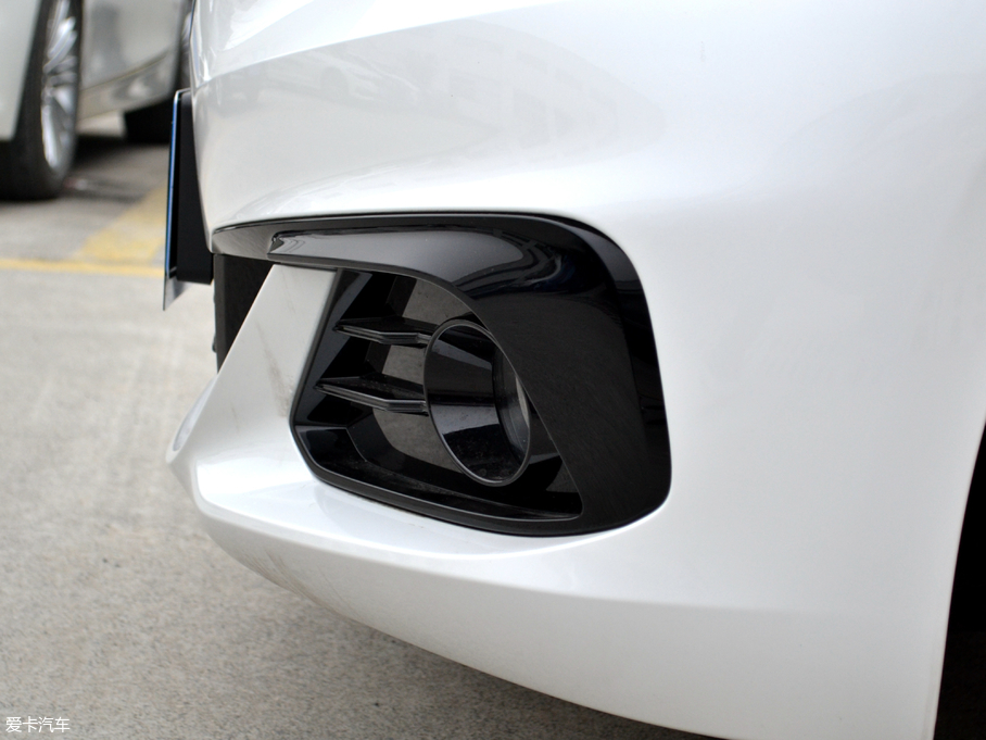 2018R1ϵ 118i OӋb