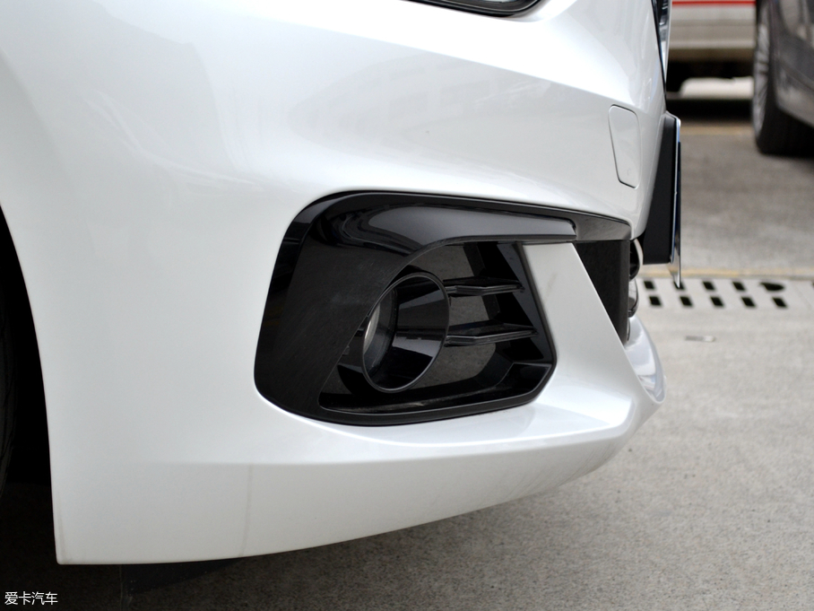 2018R1ϵ 118i OӋb