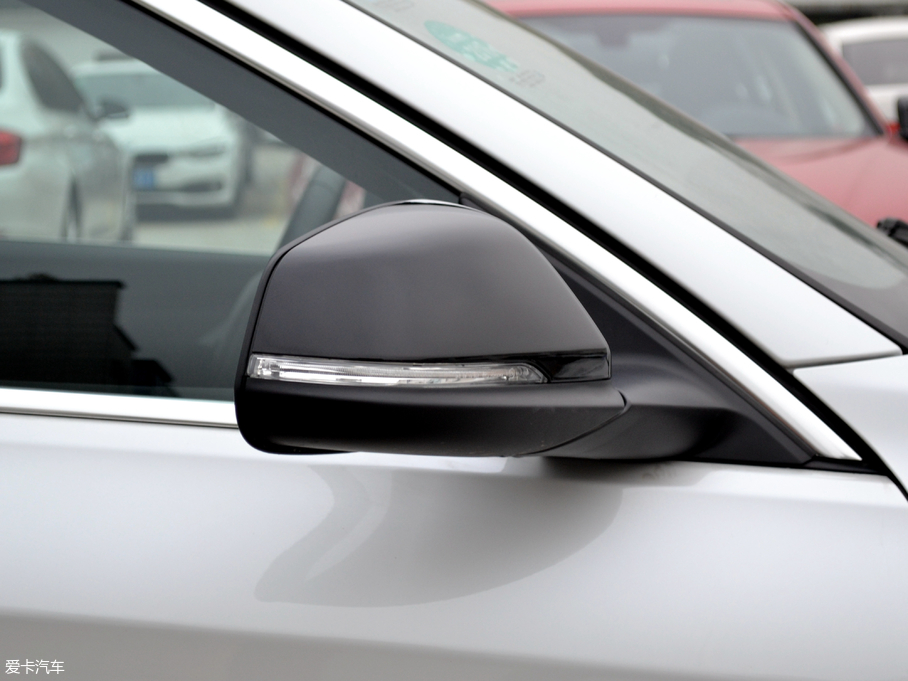 2018R1ϵ 118i OӋb