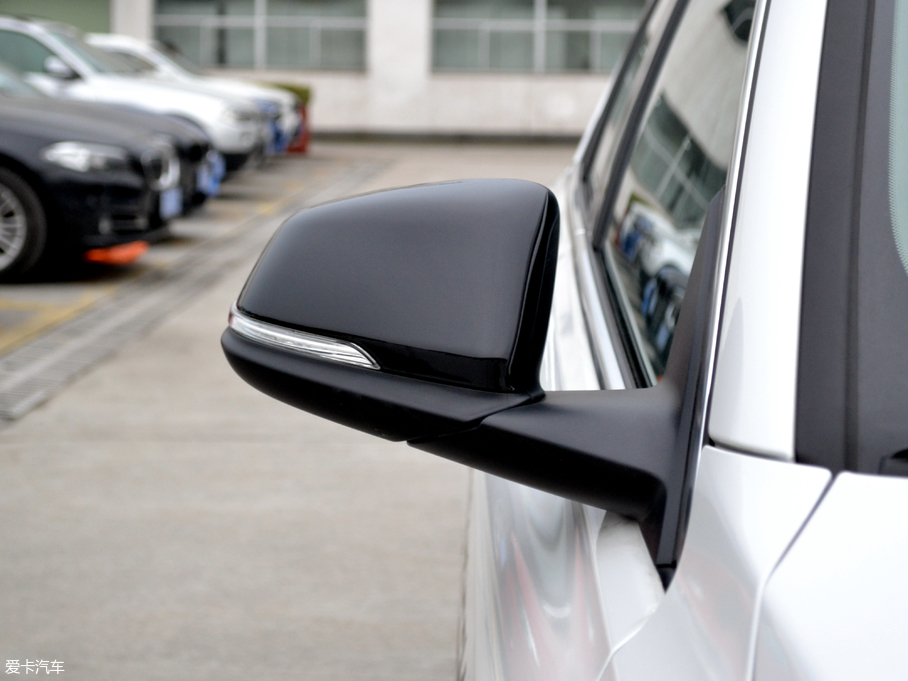 2018R1ϵ 118i OӋb