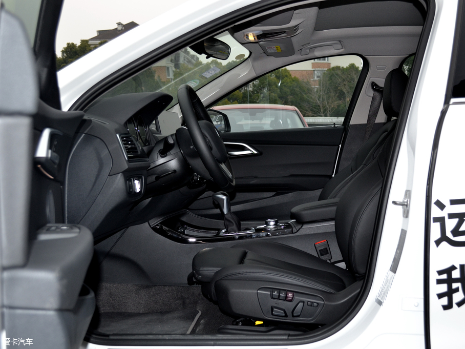 2018R1ϵ 118i OӋb