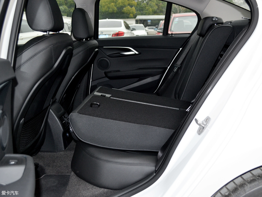 2018R1ϵ 118i OӋb