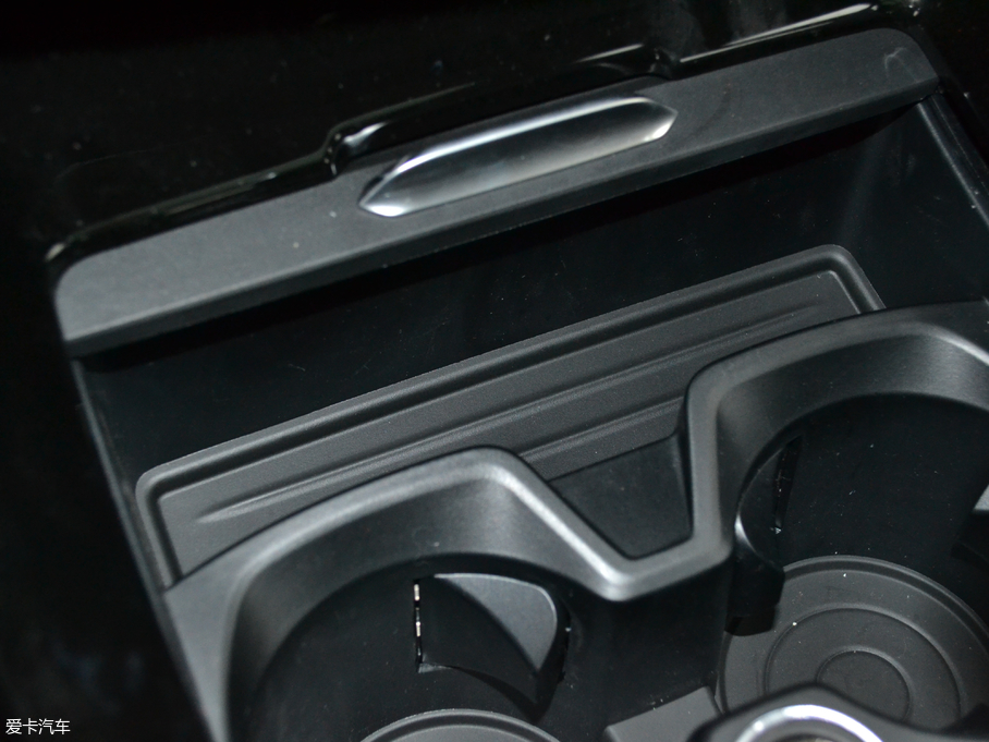 2018R1ϵ 118i OӋb