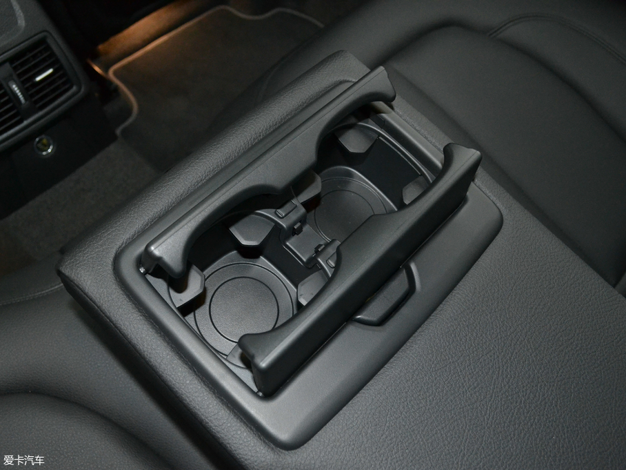 2018R1ϵ 118i OӋb