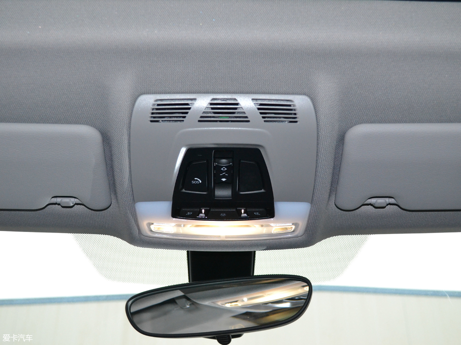 2018R1ϵ 118i OӋb