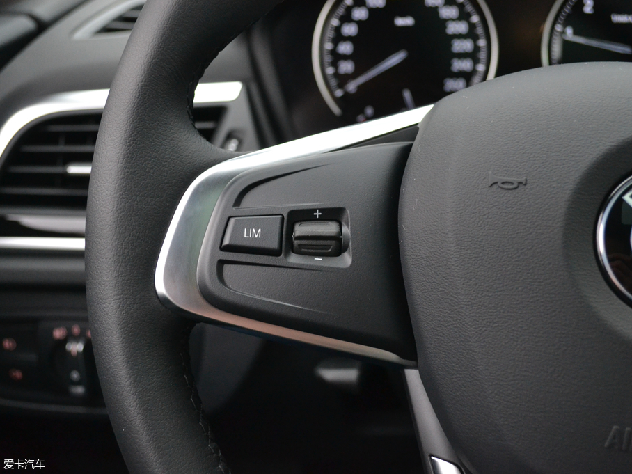 2018R1ϵ 118i OӋb