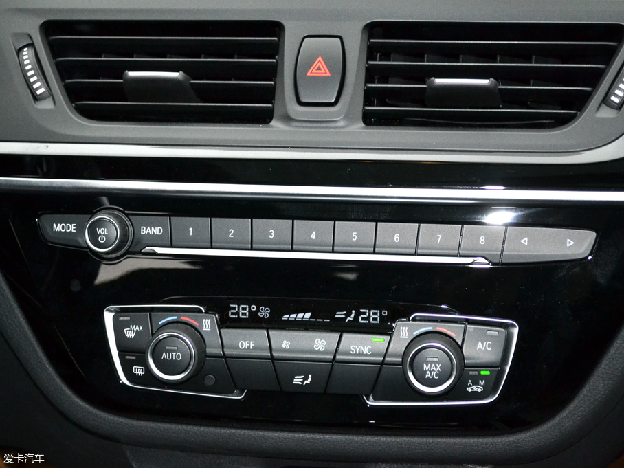 2018R1ϵ 118i OӋb