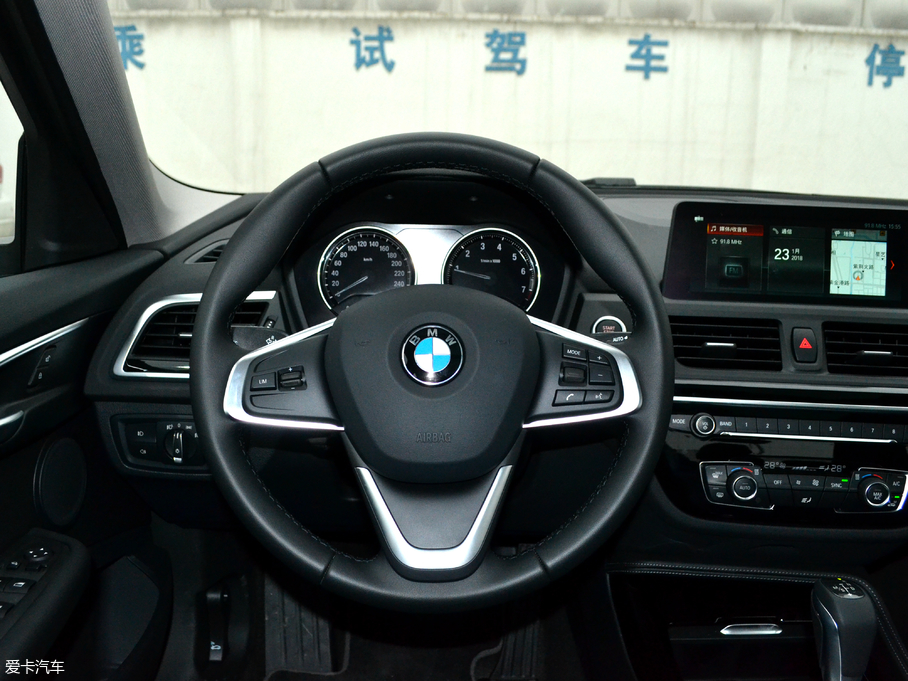 2018R1ϵ 118i OӋb