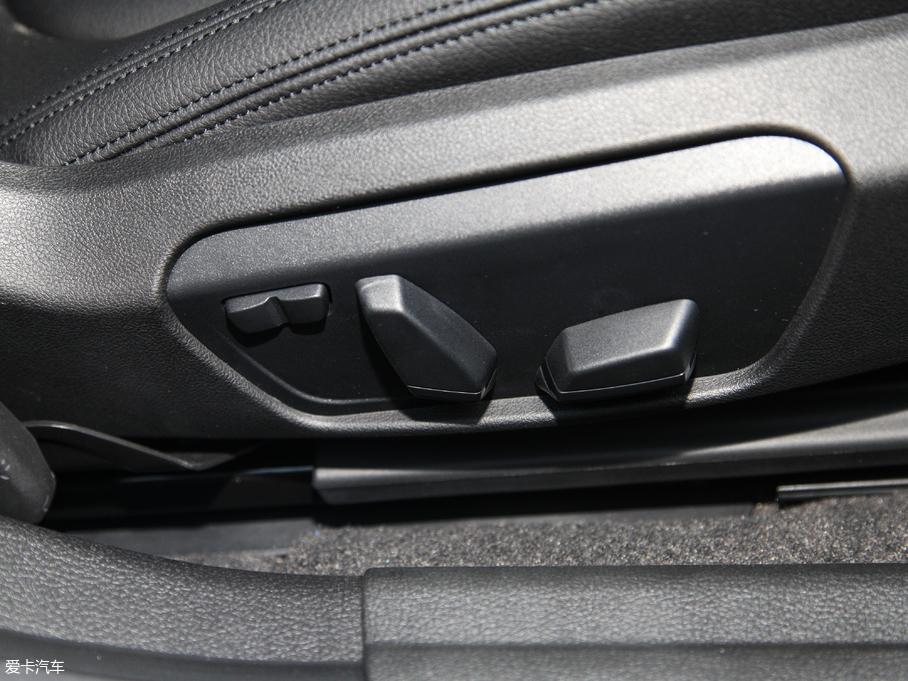 2018R1ϵ 120i OӋb