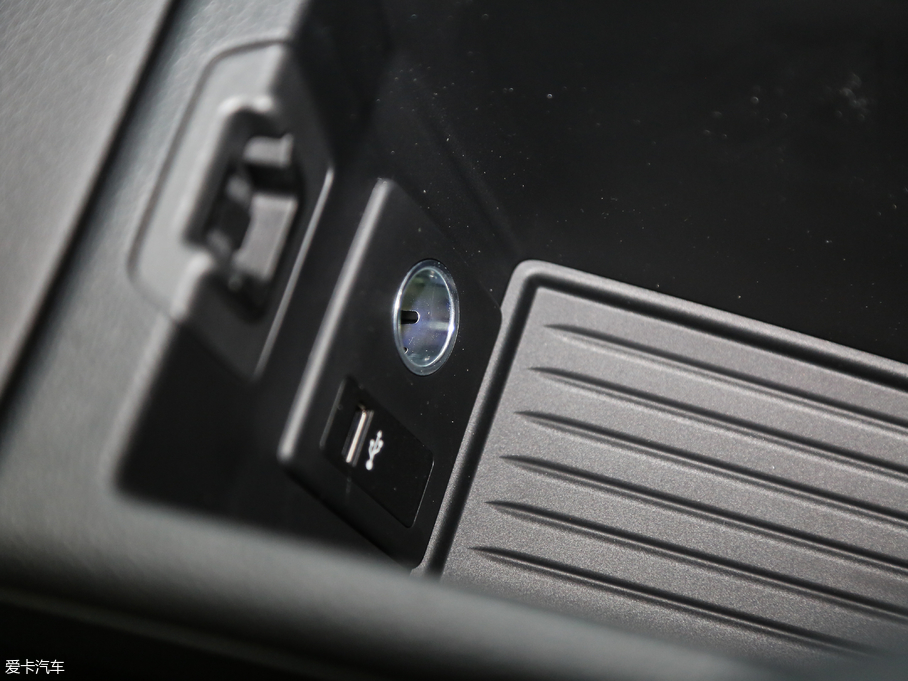 2018R1ϵ 118i r(sh)