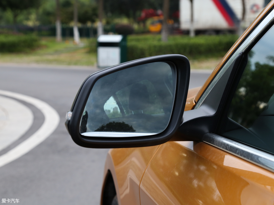 2018R1ϵ 118i OӋb