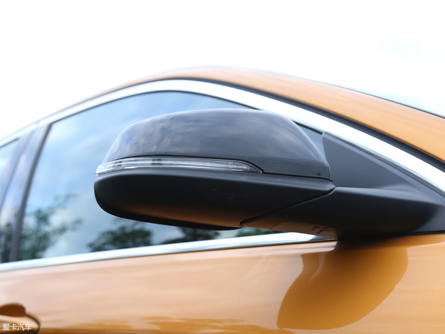 2018R1ϵ 118i OӋb