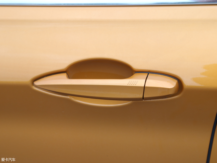 2018R1ϵ 118i OӋb