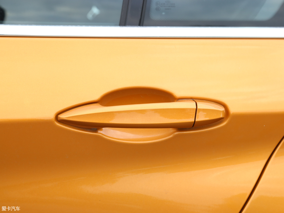 2018R1ϵ 118i OӋb