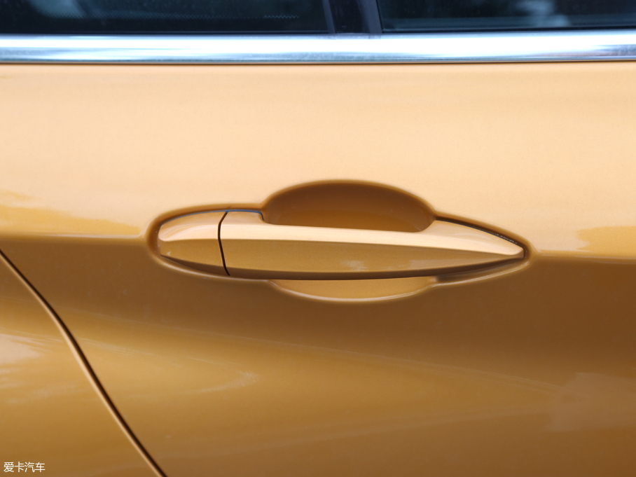 2018R1ϵ 118i OӋb